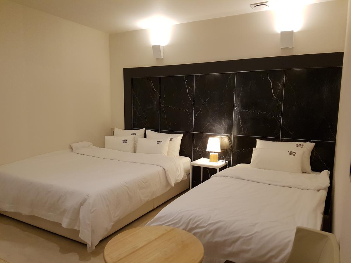 Bandal Hotel Puszan Kültér fotó