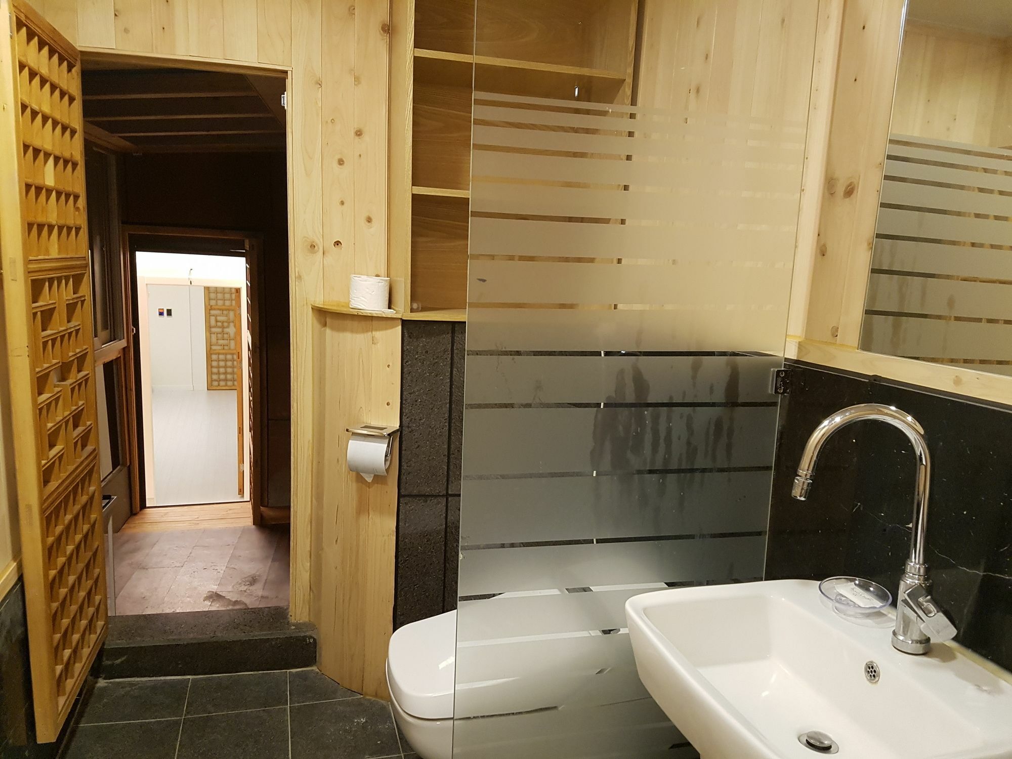 Bandal Hotel Puszan Kültér fotó